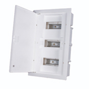 QUADRO EMBUTIR IP30 PORTA OPACA - 18M